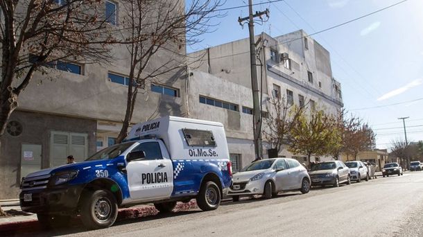 El policía quedó internado y está fuera de peligro