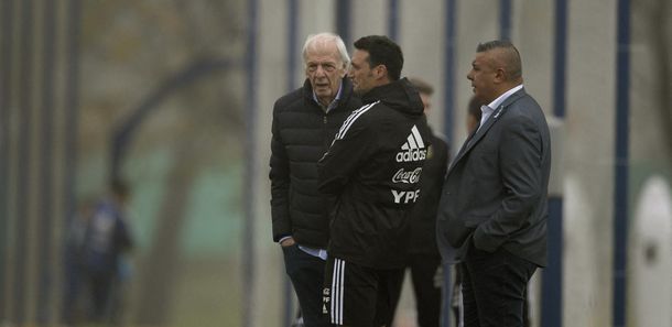 Menotti sin vueltas: Tapia respaldó a Scaloni de verdad y no de chamuyo