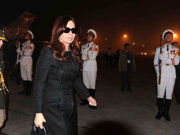 CFK llegó a Hanoi y cierra su gira por Medio Oriente y Asia