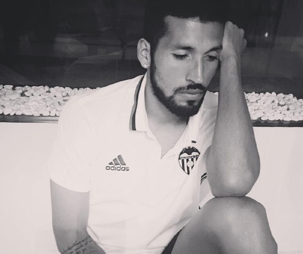Un defensor argentino y su melancólica foto para lamentar una derrota