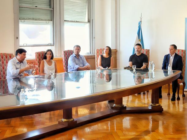 Cuarentena administrada: el Gobierno fijó un nuevo esquema para compras de insumos y contrataciones