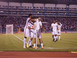 El Olimpia de Troglio goleó 4-1 al bicampeón de México