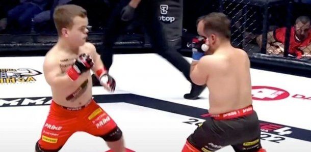 La pelea de MMA de talla baja fue furor en Polonia