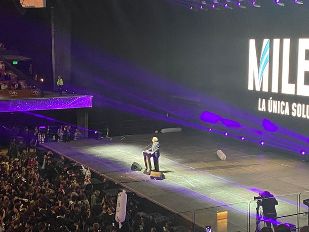 Asesor de Javier Milei propone romper las relaciones con el Vaticano