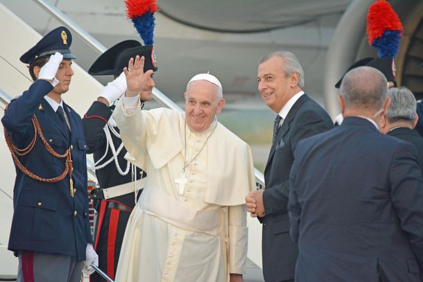 El Papa en Albania: Nadie puede escudarse en Dios por actos terroristas