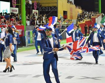 Polémica por la exhibición de banderas británicas en el Carnaval de Corrientes