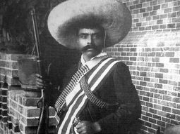 En 1913 Zapata le pide al general De la O no entrar en tratos de paz con el gobierno ilegal de Victoriano Huerta. En 1913 Zapata le pide al general De la O no entrar en tratos de paz con el gobierno ilegal de Victoriano Huerta.