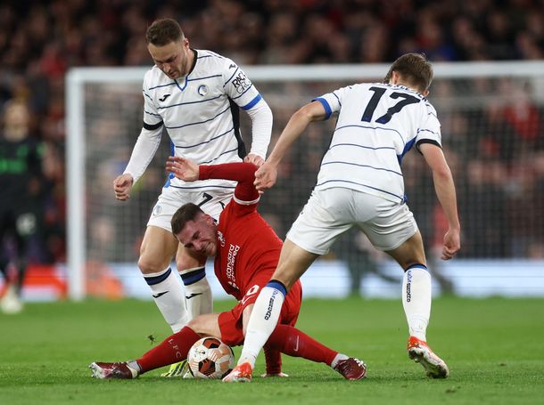 El Liverpool de Alexis perdió 3-0 ante el Atalanta por la Europa League