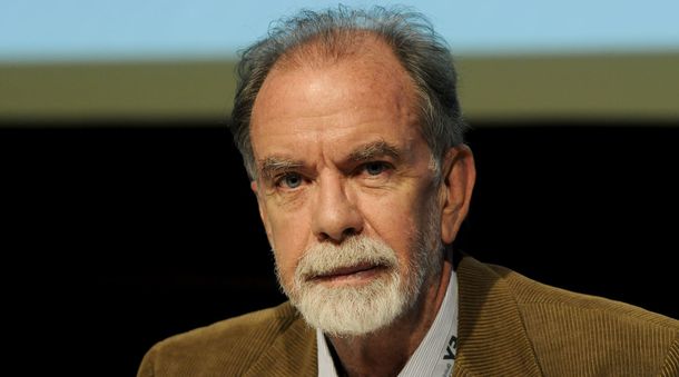 González Fraga, polémico: Le hicieron creer a un empleado que podía comprarse un celular