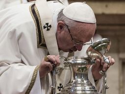 el papa volvio a apuntar contra el consumismo en jueves santo el papa volvio a apuntar contra el consumismo en jueves santo