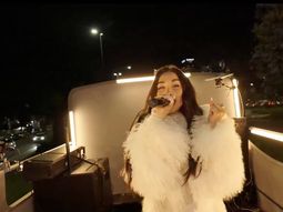 arriba de un colectivo y con un show rodante, maria becerra lanzo quimera arriba de un colectivo y con un show rodante, maria becerra lanzo quimera