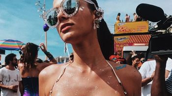 el sensual disfraz de la novia de neymar para el carnaval de brasil el sensual disfraz de la novia de neymar para el carnaval de brasil