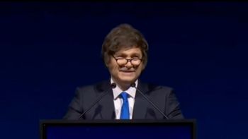 milei abrio el foro en miami evocando a messi: puedo felicitar a un zurdo milei abrio el foro en miami evocando a messi: puedo felicitar a un zurdo