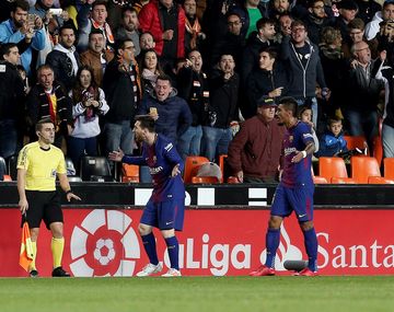 ¿Y el VAR?: al Barcelona no le cobraron un gol insólito y Messi explotó contra el árbitro