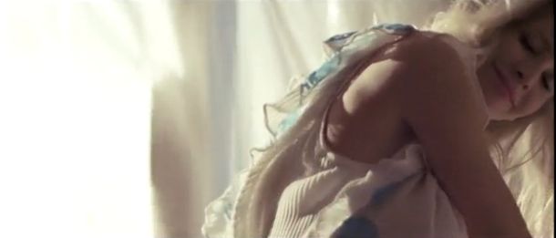 El sensual video de Guillermina Valdés para promocionar su marca