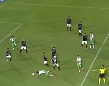 ¿Fue o no? Polémica por el penal para Banfield
