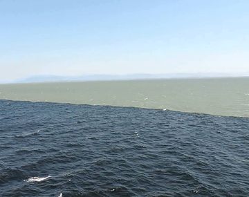 La espectacular unión entre el río y el mar