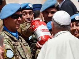 El regalo bien argentino que los Cascos Azules le hicieron al Papa
