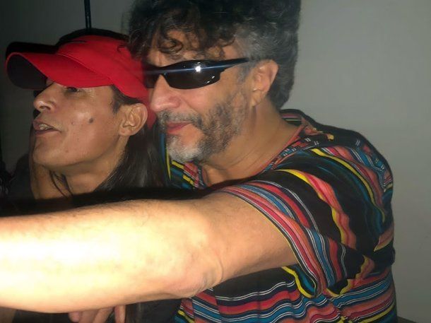 El apasionado beso de Fito Páez con Hernán de Mala Fama: Mi amor