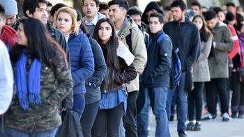 mas de 10 mil jovenes que asisten a la expo de empleo estan sin trabajo mas de 10 mil jovenes que asisten a la expo de empleo estan sin trabajo