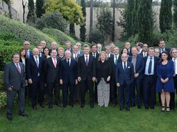 Macri junto a los embajadores argentinos Macri junto a los embajadores argentinos