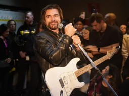 Juanes deslumbró con una sorpresiva presentación en el subte: Siempre es mágico estar aquí