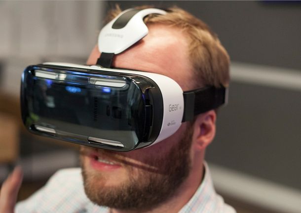 Samsung lanza a la venta su casco de realidad virtual