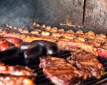 El consumo de carne cayó un 13% en el último año y el de leche sigue en caída