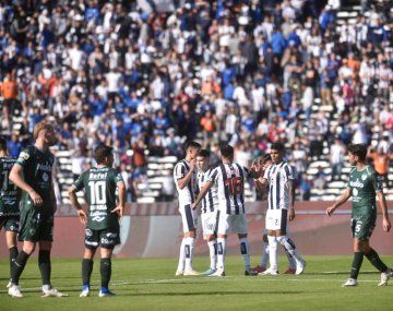 Talleres venció 1-0 a Sarmiento y sigue dándole pelea a River