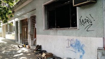 una anciana murio al incendiarse su casa: su hijo la habia atado a la cama una anciana murio al incendiarse su casa: su hijo la habia atado a la cama