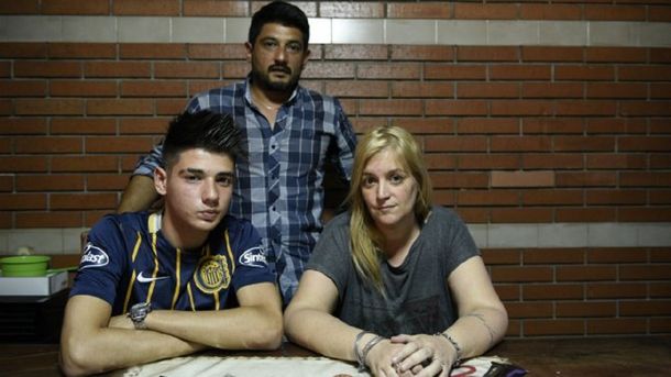 Rosario: le prohibieron participar del acto de graduación por su corte de pelo