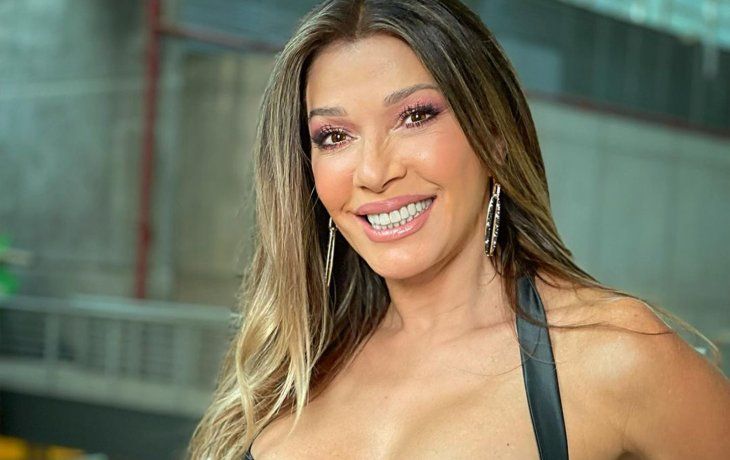 La microbikini rayada multicolor que eligió Catherine Fulop para esperar el verano