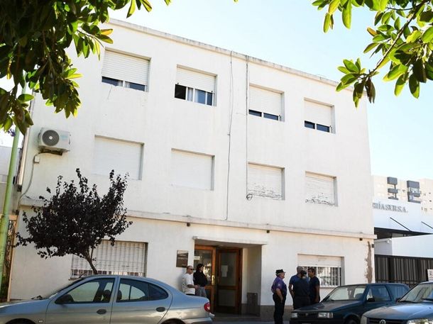 El edificio donde encontraron a la familia intoxicada por monóxido de carbono en Bahía Blanca.