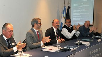 macri lleva a bullrich de candidata que en 2001 rebajo sueldos y jubilaciones macri lleva a bullrich de candidata que en 2001 rebajo sueldos y jubilaciones