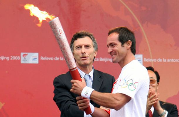 Macri y la antorcha