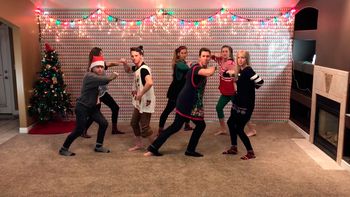 La coreografía navideña de ocho hermanos que es furor La coreografía navideña de ocho hermanos que es furor