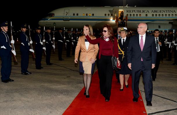 Cristina arribó a Paraguay para presenciar la misa del Papa