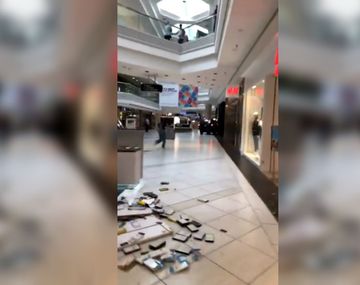 Entró con su camioneta a un shopping de Chicago