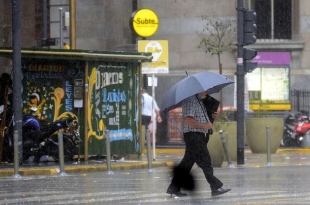 Se esperan tormentas y lluvias fuertes Se esperan tormentas y lluvias fuertes