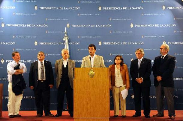 Comitemergencia_telam