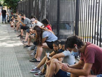 Uno de cada 891 argentinos dio positivo de Covid-19 hoy