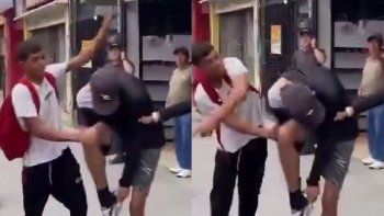 video: le robo a una jubilada, los vecinos lo atraparon y le dieron un rescatate video: le robo a una jubilada, los vecinos lo atraparon y le dieron un rescatate