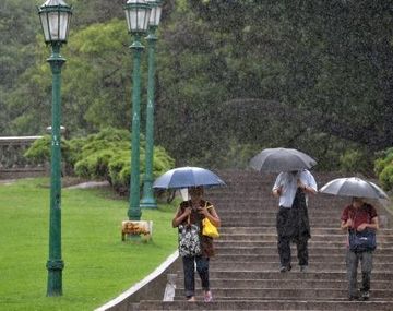 La semana termina con cielo nublado y probables lluvias