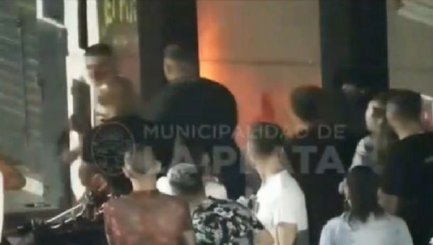 La Plata: fue detenido tras insultar a una mujer en un boliche y recibir una trompada de un patovica