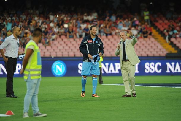 Higuaín se presentó en el Napoli y se animó al italiano