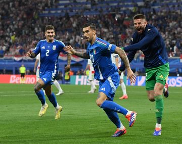 Italia empató en la última ante Croacia y se metió en octavos de final