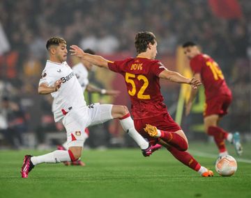 Roma le ganó 1-0 a Bayer Leverkusen en la primer semifinal