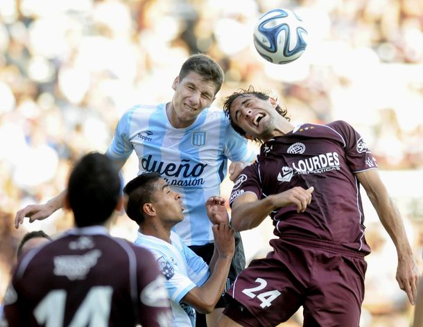 Lanús se aprovechó de un pobre Racing y lo hunde en el fondo