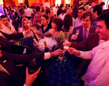 Disfrutá de Sparkling Nights con minutouno.com