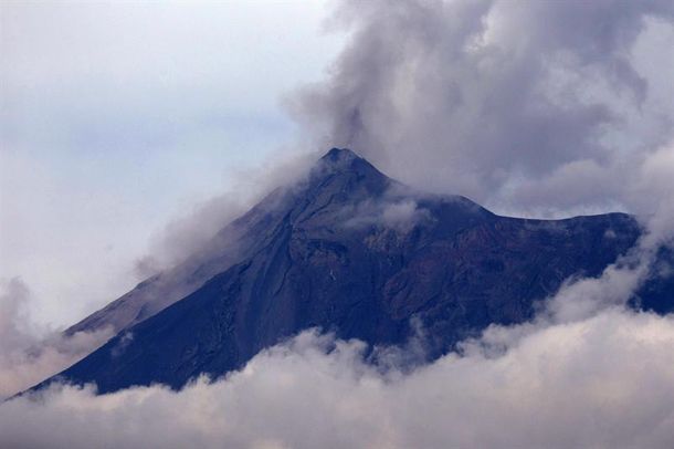 Guatemala: hay 30 mil evacuados por el volcán de Fuego